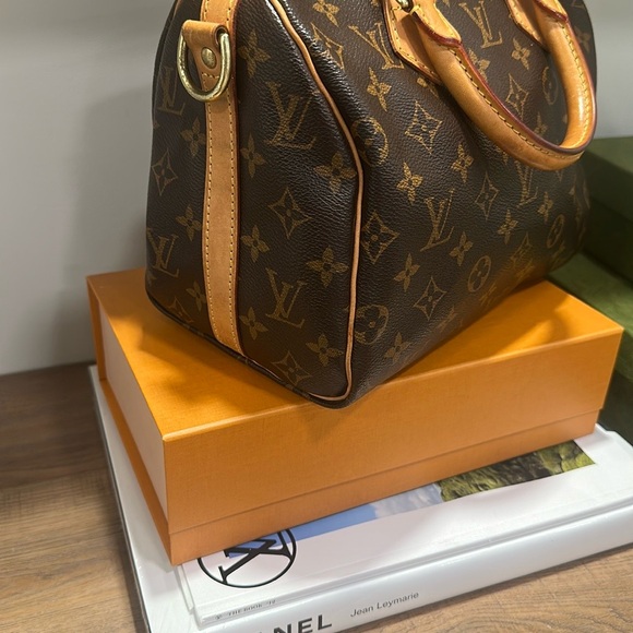 Louis Vuitton Speedy 25 Bandouliere Monogram Canvas - Picture 10 of 14